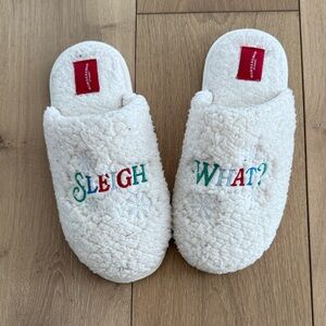 Wondershop White Slippers with Red Tag